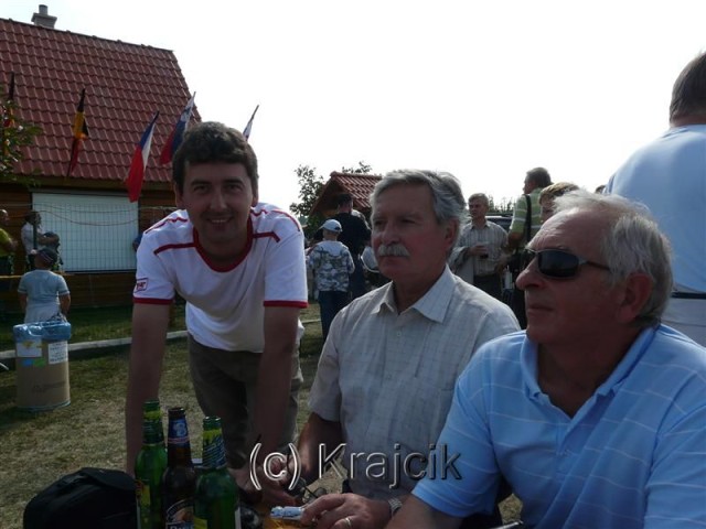 9d1 MTS D. Krškany 2009, už letia, Krajčík, Mý, Sobota A.jpg